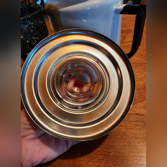 Enamel white and red coffee pot with insert and lid - Picture 8 of 8